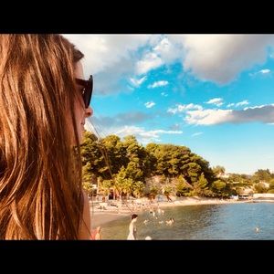 Meet your Posher, Devin